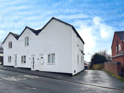 High Street, 2 bedroom End Terrace House to rent, £750 pcm