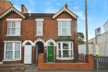 High Street, 2 bedroom Semi Detached House for sale, £147,000