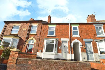3 bedroom Mid Terrace House for sale