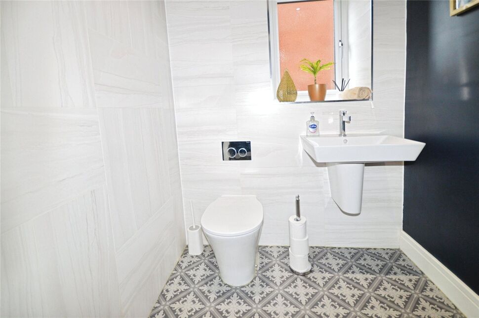 Cloakroom / Wc