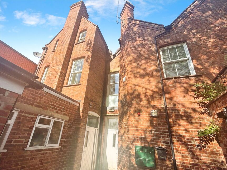 Main image of 1 bedroom Flat to rent, High Street, Swadlincote, Derbyshire, DE11