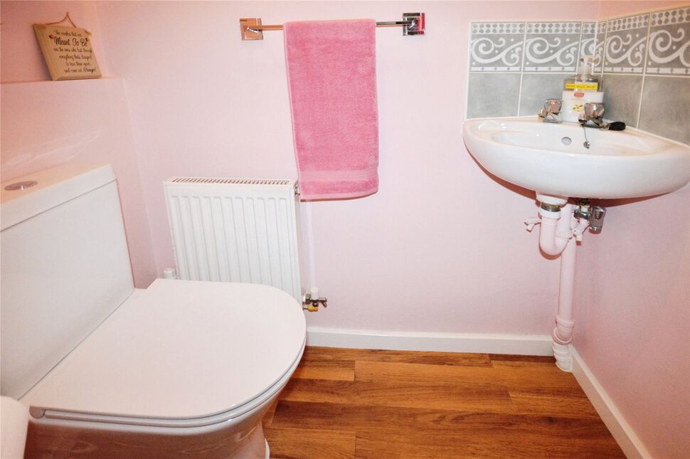 Cloakroom / Wc