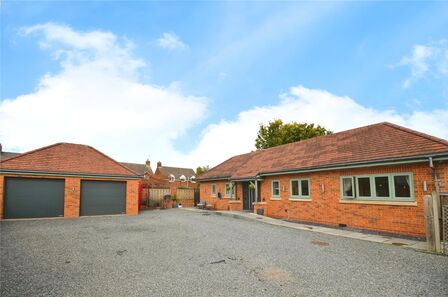 Colliery Lane, 4 bedroom Detached Bungalow for sale, £795,000