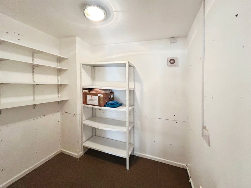 Store / Study