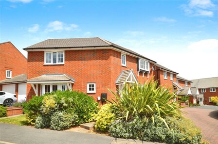 Suffolk Way, 3 bedroom Detached House to rent, £1,250 pcm