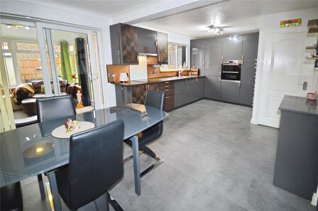 Westacre Drive, 4 bedroom Detached House for sale, &pound;365,000