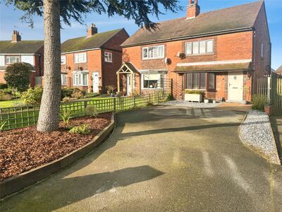 Main Street, 2 bedroom Semi Detached House to rent, &pound;1,200 pcm