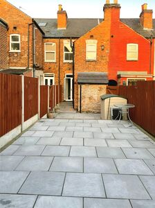 Brighton Road, 2 bedroom Mid Terrace House to rent, &pound;950 pcm