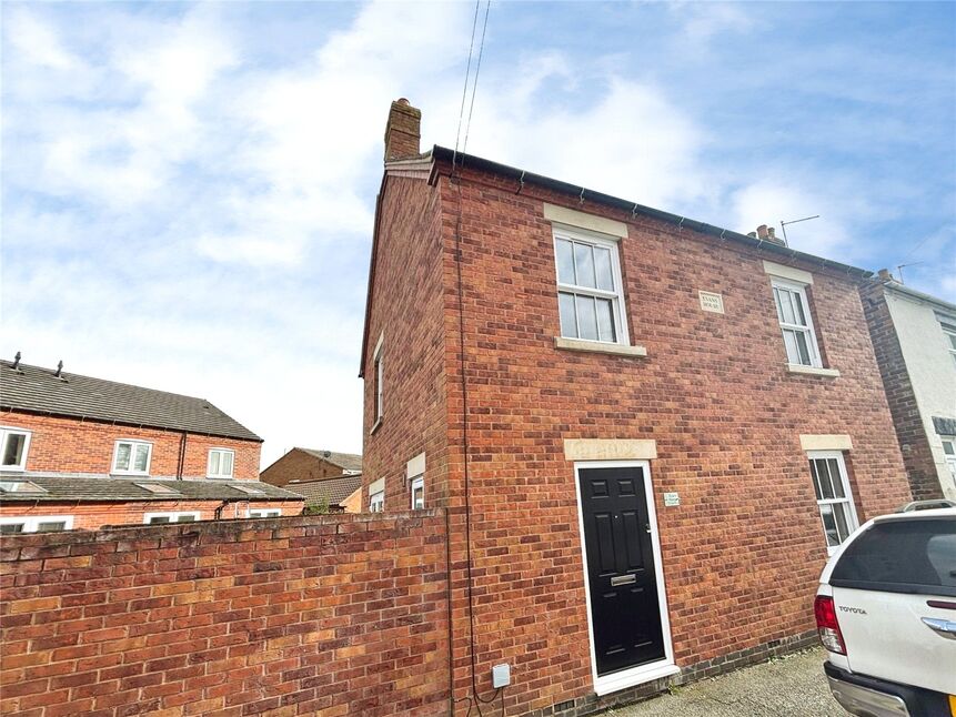 Main image of 3 bedroom House to rent, New Street, Swadlincote, Derbyshire, DE11