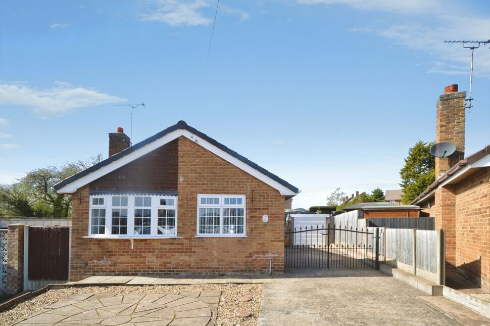 2 bedroom Detached Bungalow for sale