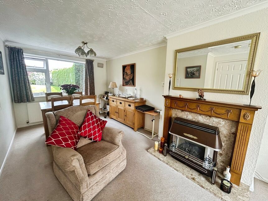 Lounge / Dining Room