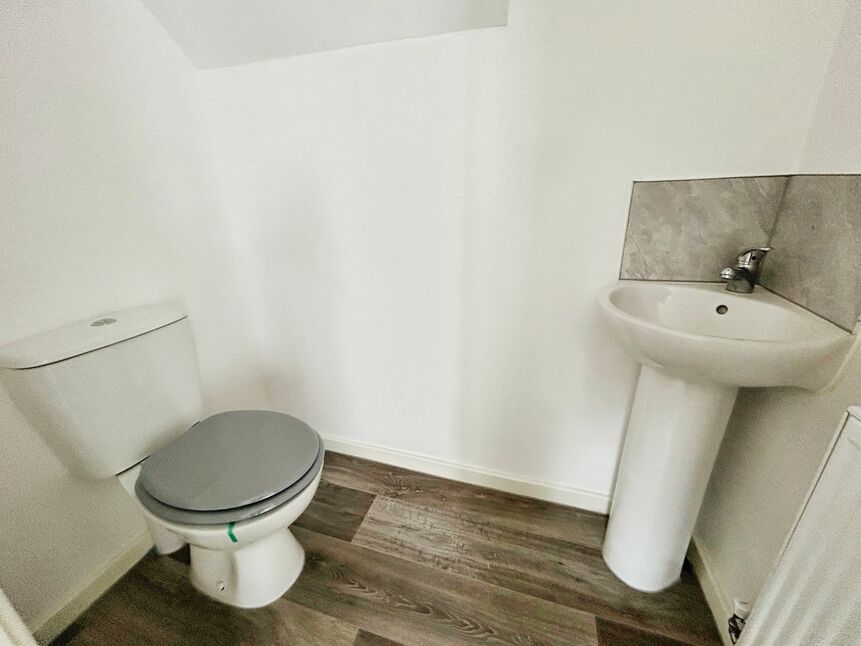 Cloakroom / Wc