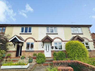 2 bedroom Mid Terrace House for sale