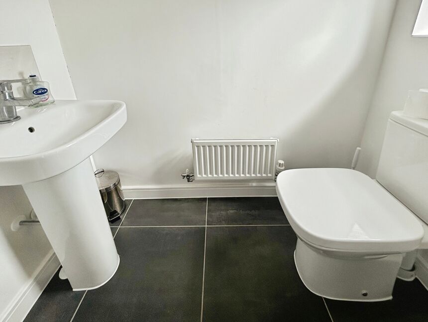 Cloakroom / Wc