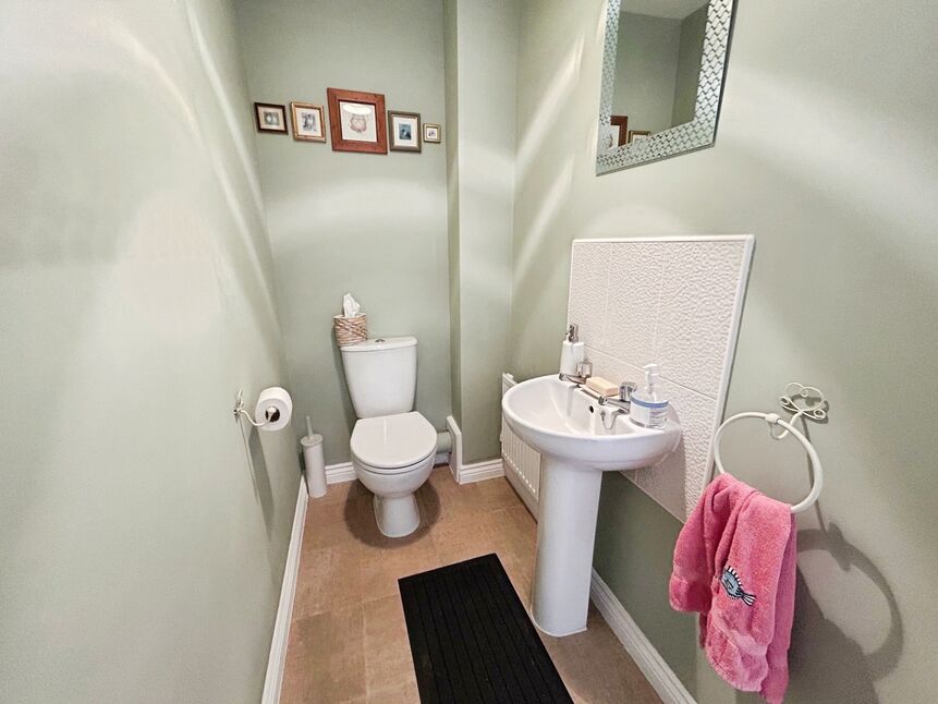 Cloakroom / Wc