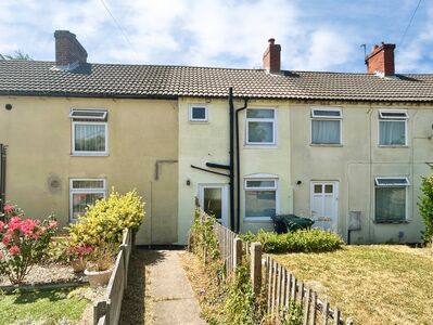 2 bedroom Mid Terrace House for sale