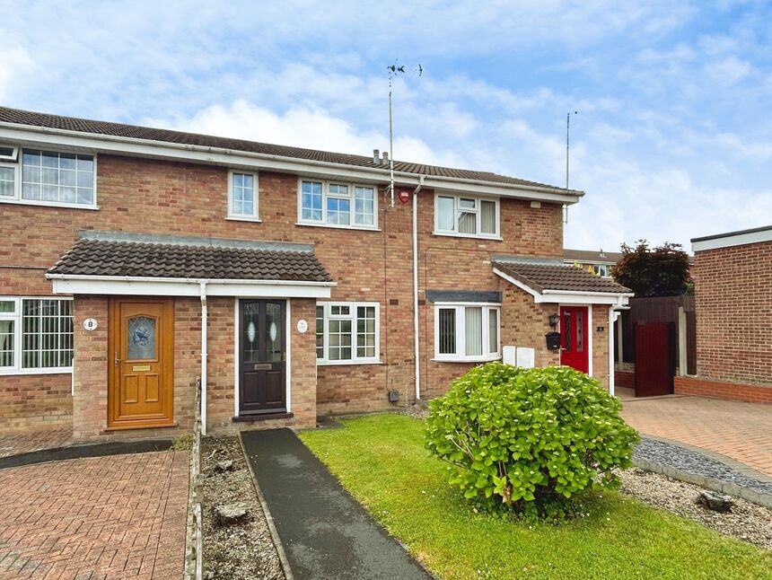 2 bedroom Mid Terrace House for sale