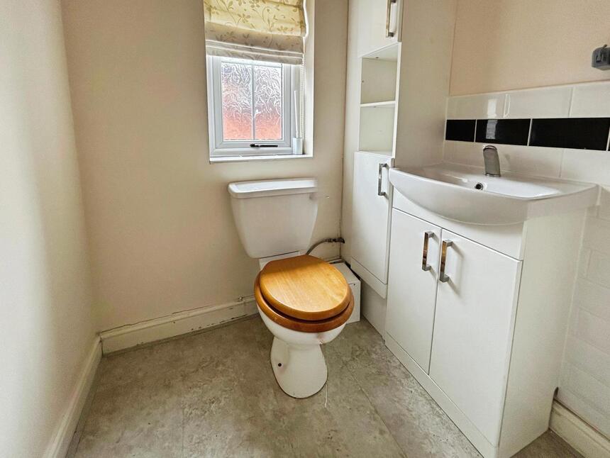 Cloakroom / Wc