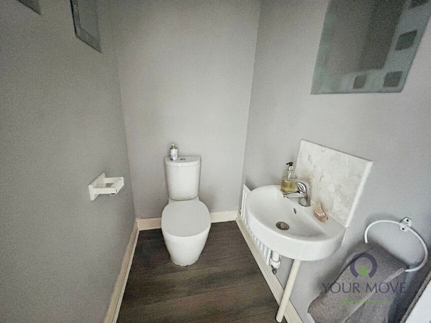 Cloakroom / Wc