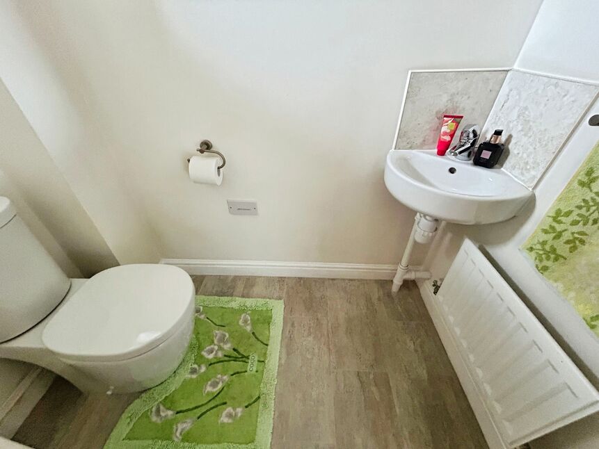 Cloakroom / Wc