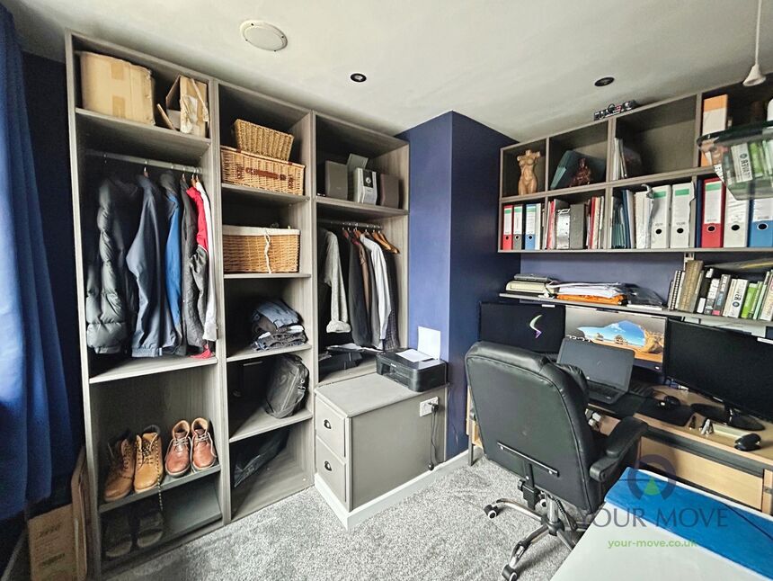 Dressing Room / Study