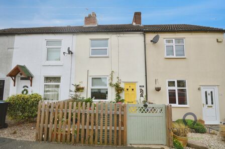 2 bedroom Mid Terrace House for sale