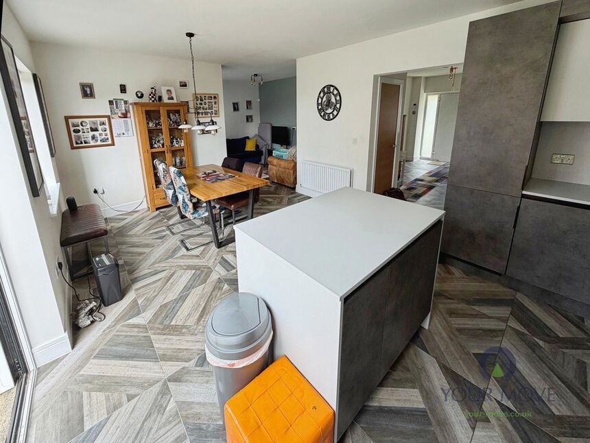 Kitchen / Dining Room