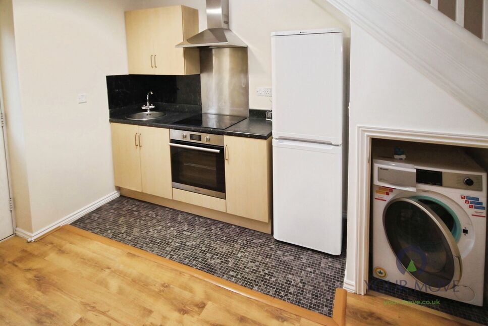 Kitchen / Living Area