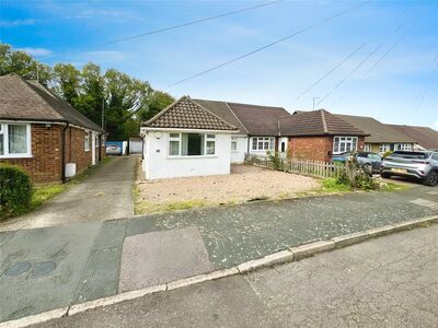 Haven Close, 3 bedroom Semi Detached Bungalow to rent, £1,800 pcm