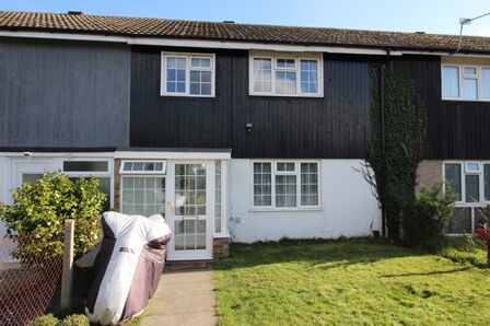 3 bedroom Mid Terrace House for sale