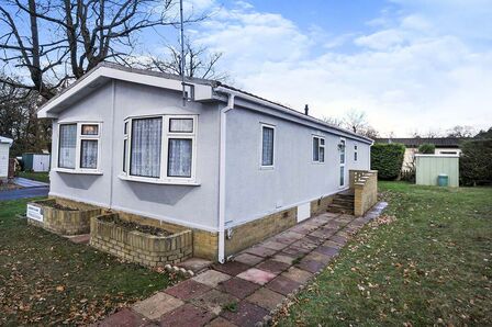 2 bedroom Detached Property for sale