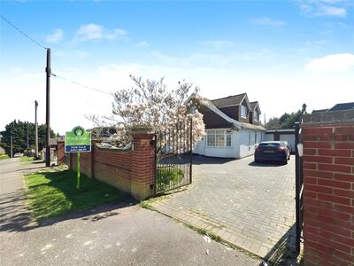 Hever Road, 5 bedroom Detached Bungalow for sale, £790,000