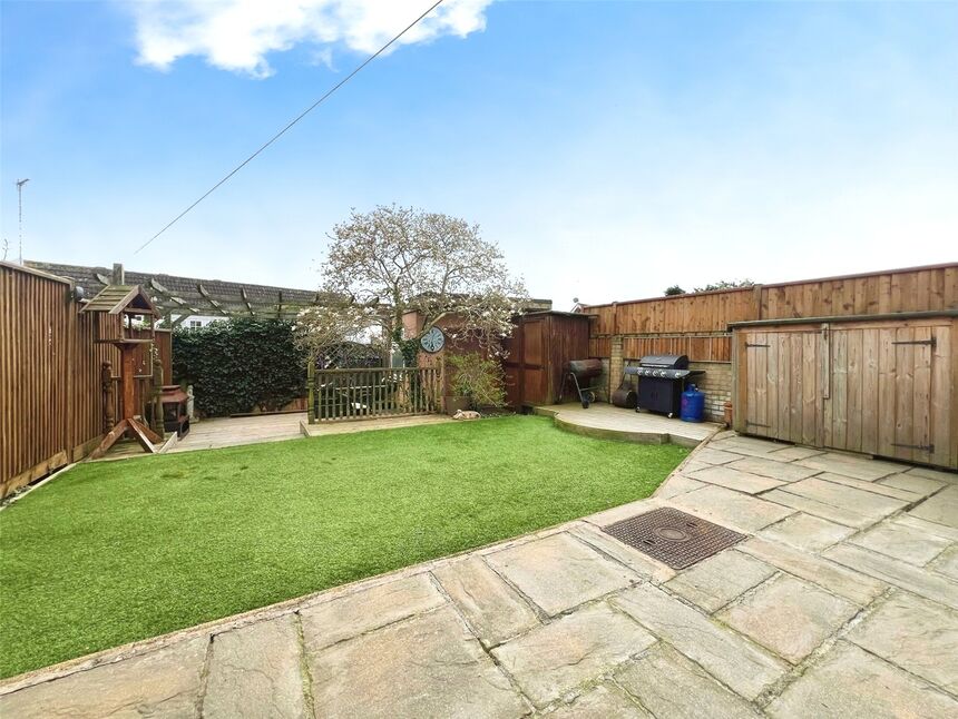 3 bedroom Detached House for sale, Pinks Hill, Swanley, BR8 £475,000