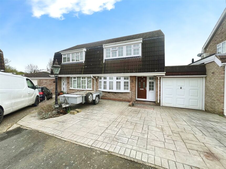3 bedroom Mid Terrace House for sale, Alban Crescent, Farningham, DA4 £475,000