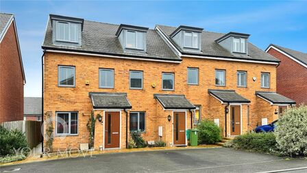 3 bedroom End Terrace House to rent
