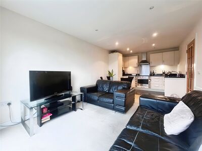 2 bedroom Flat for sale