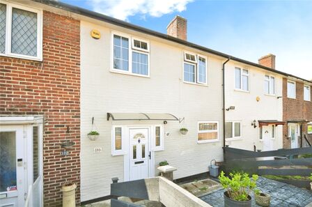 3 bedroom Mid Terrace House for sale