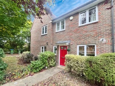 3 bedroom Mid Terrace House for sale