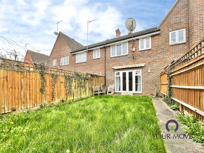 3 bedroom Mid Terrace House for sale