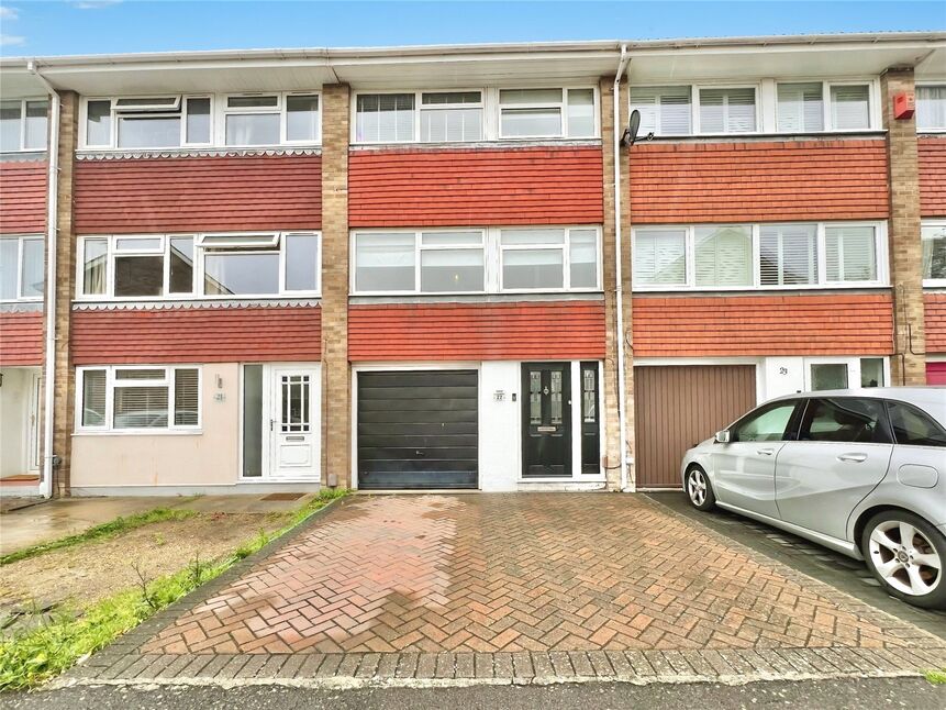 3 bedroom Mid Terrace House for sale