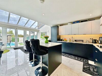 4 bedroom End Terrace House for sale