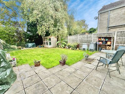 4 bedroom Mid Terrace House for sale