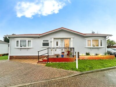 Kaysland Park, 2 bedroom Detached Property for sale, £225,000