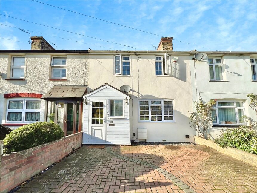 3 bedroom Mid Terrace House for sale