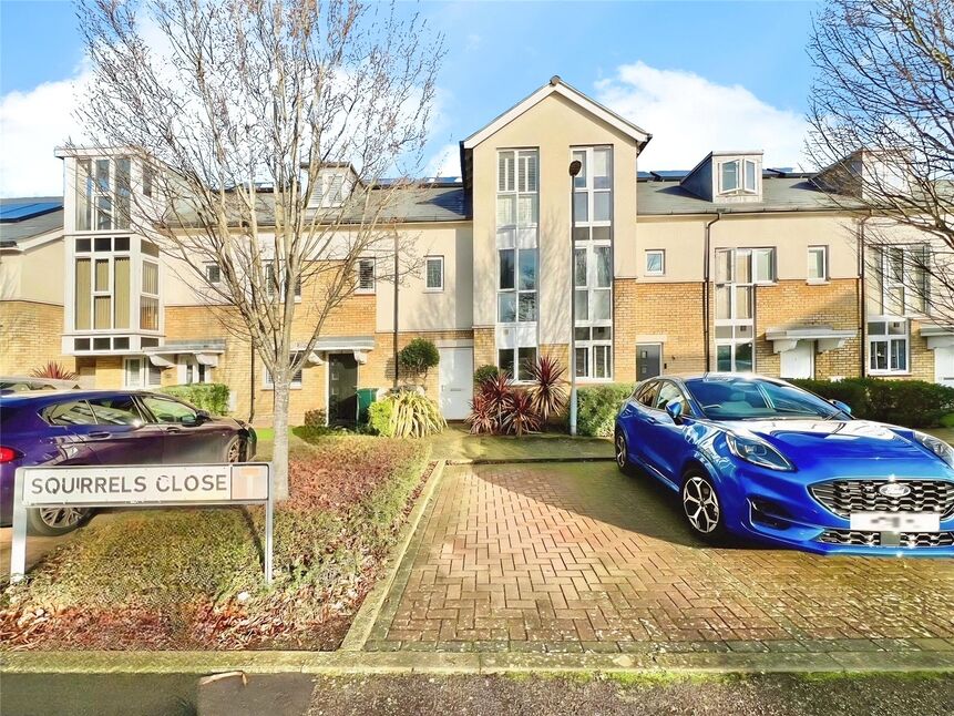 3 bedroom Mid Terrace House for sale