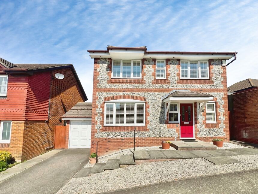 Main image of 4 bedroom Detached House for sale, Emersons Avenue, Hextable, Swanley, BR8