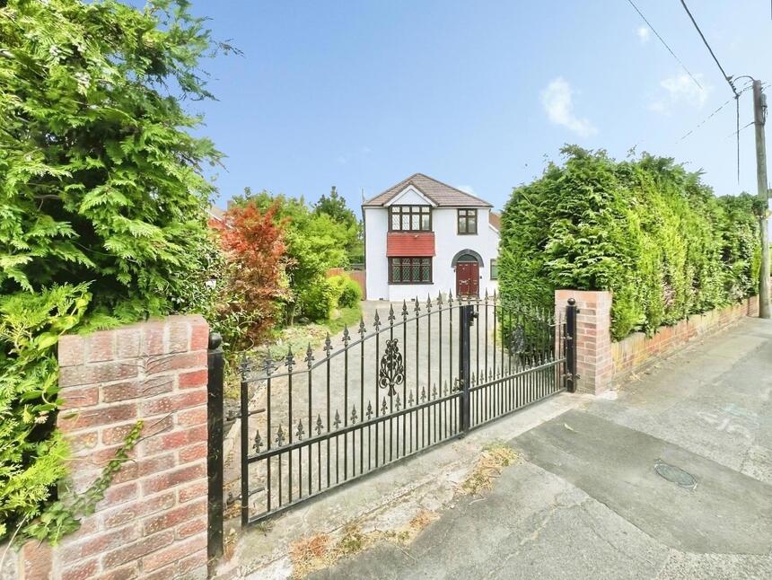 Main image of 4 bedroom Detached House for sale, Lower Road, Hextable, Kent, BR8