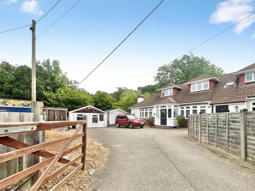 Main image of 5 bedroom Semi Detached House for sale, Bennetts Avenue, West Kingsdown, Kent, TN15