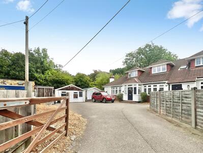 5 bedroom Semi Detached House for sale
