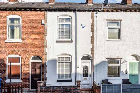 2 bedroom Mid Terrace House to rent